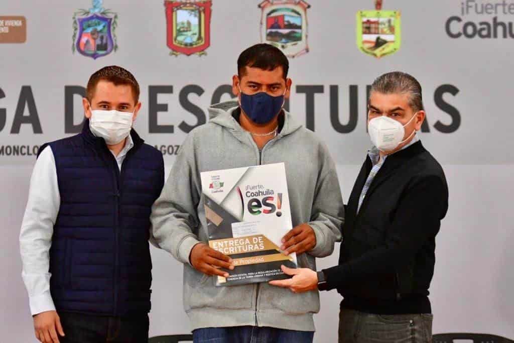 Entrega MARS escrituras a 245 familias