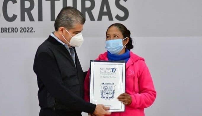 Entrega Miguel Riquelme 245 escrituras en Monclova