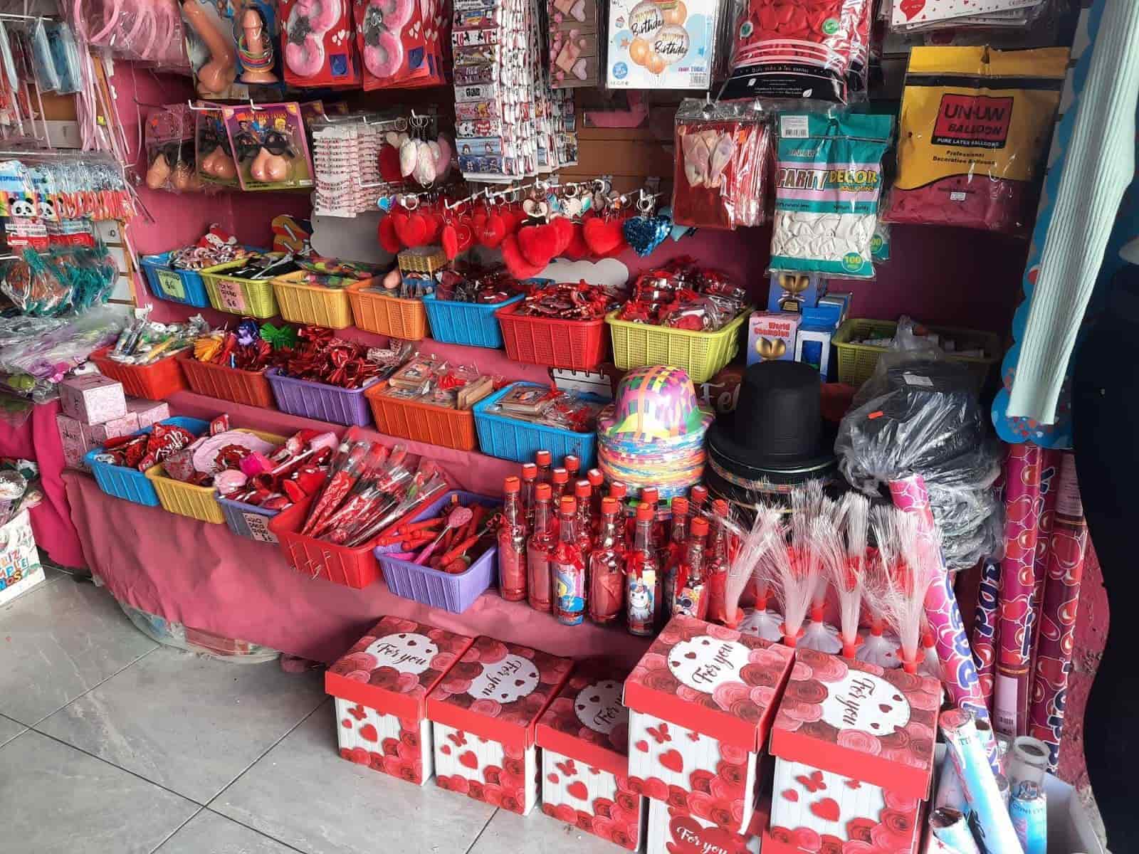 Ofertan sus productos.