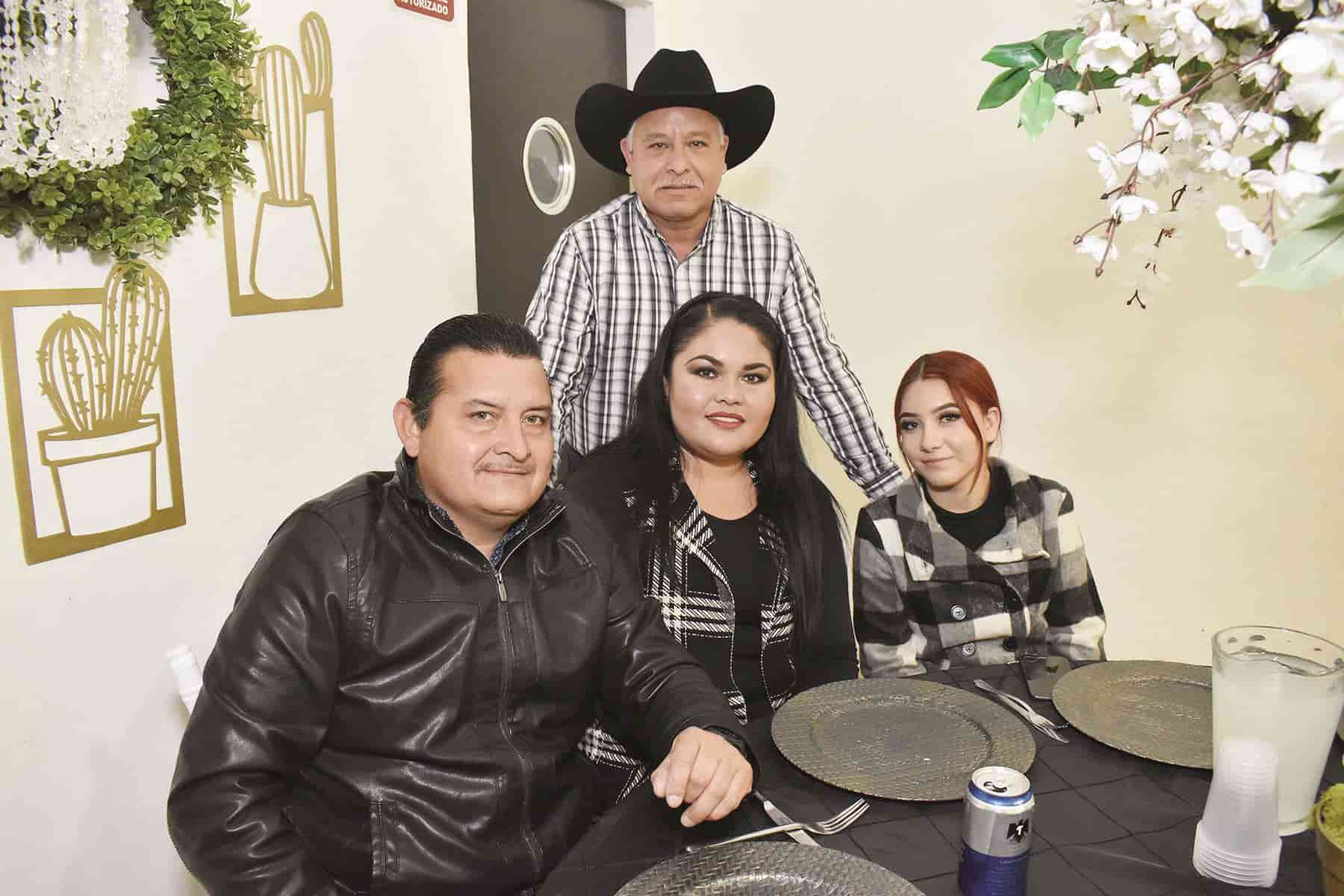 Celebran con Servando
