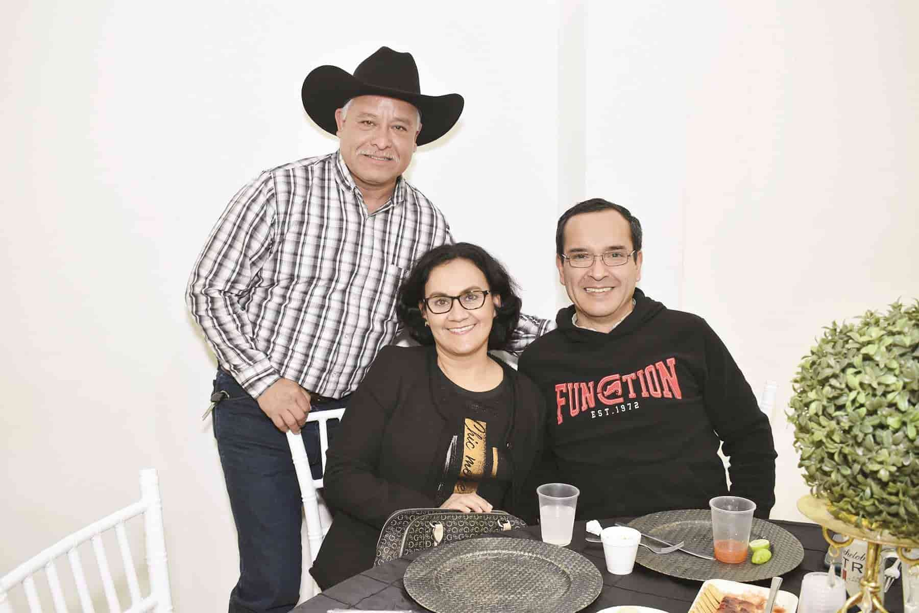 Celebran con Servando
