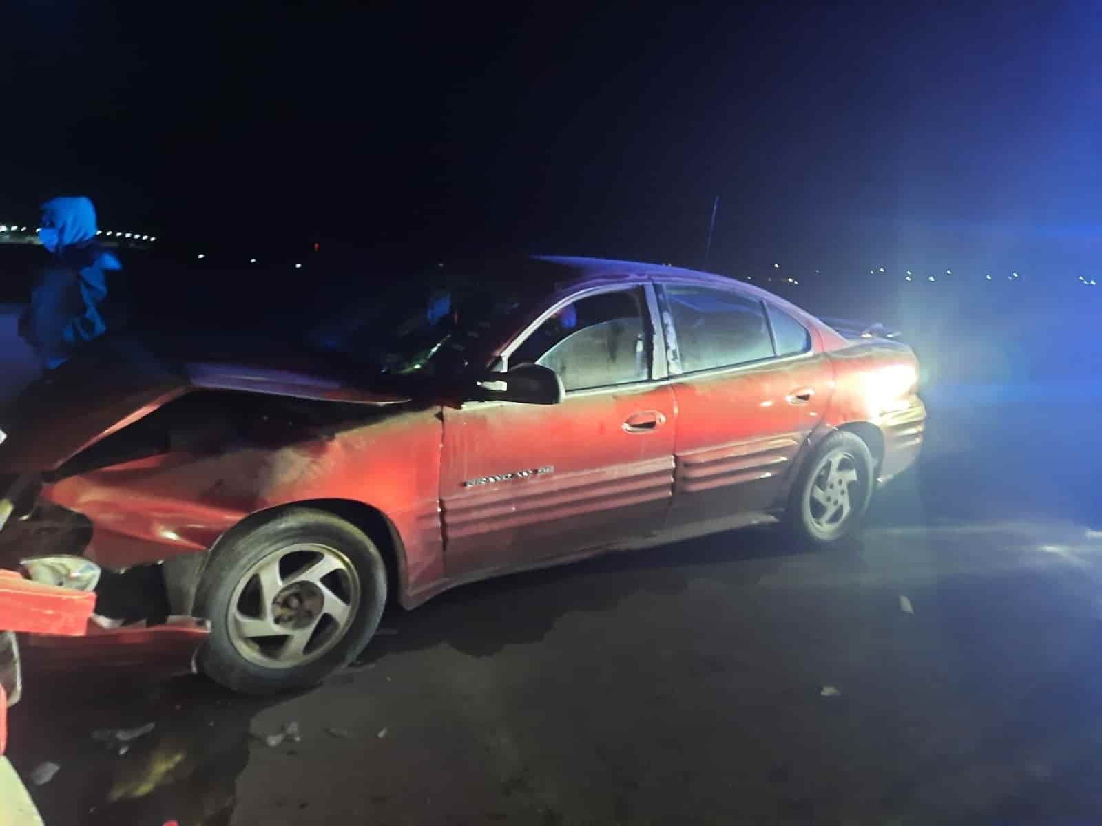 Inexperto al volante Invade carril y causa choque