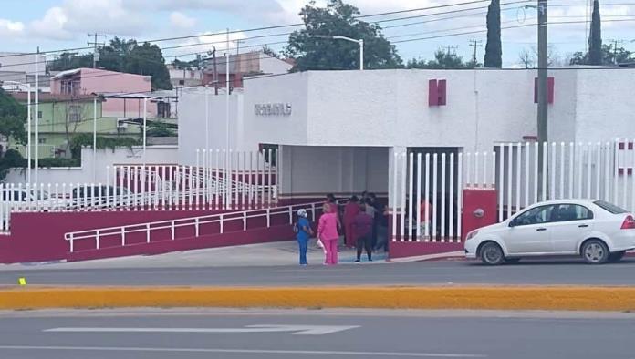 Ex policía de caminos  muere esperando atención en ISSSTE