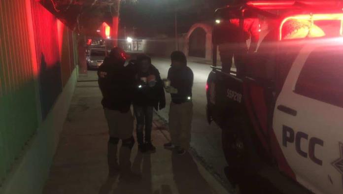 Reparte PCC  café y pan dulce  a  migrantes y ciudadanía