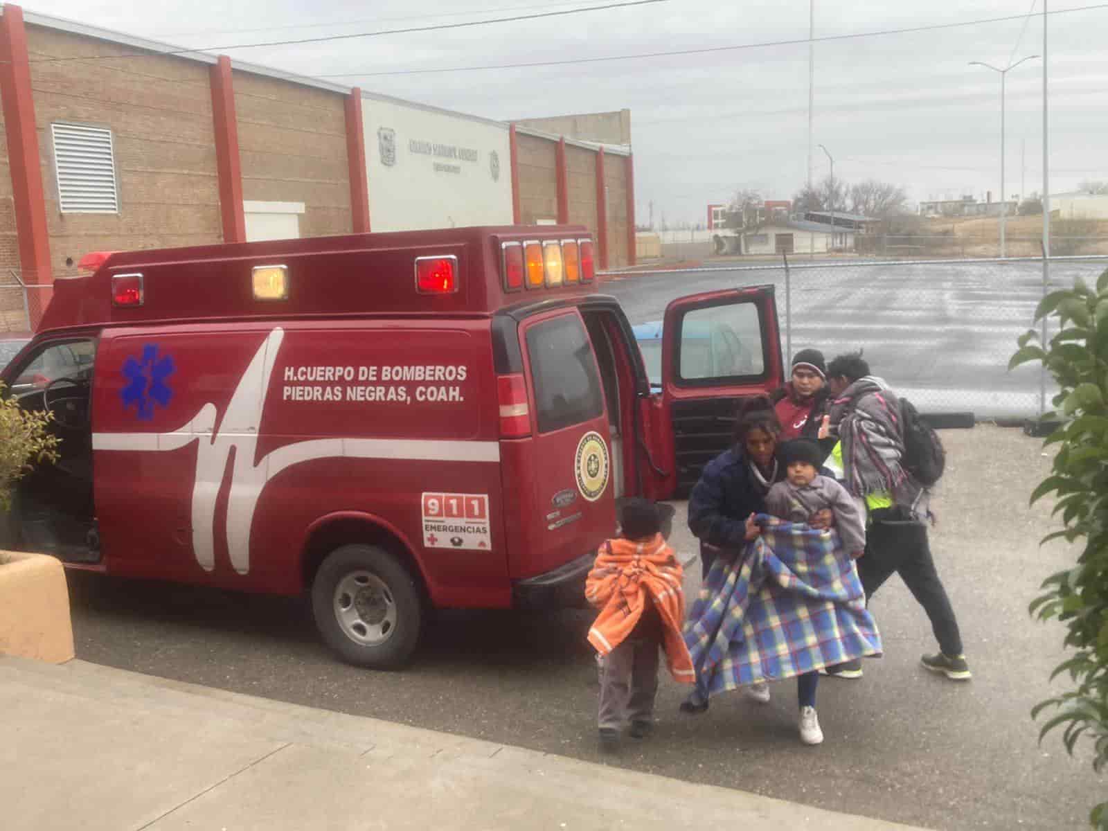 Resguardaron a  30 personas del intenso frio