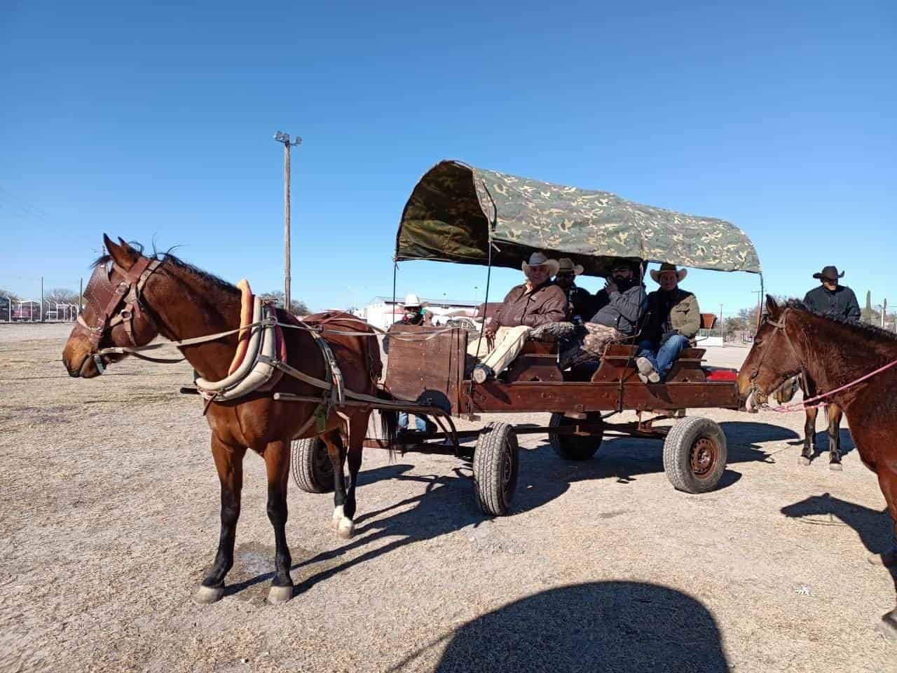 Realizan la cabalgata  número 28  en Zaragoza