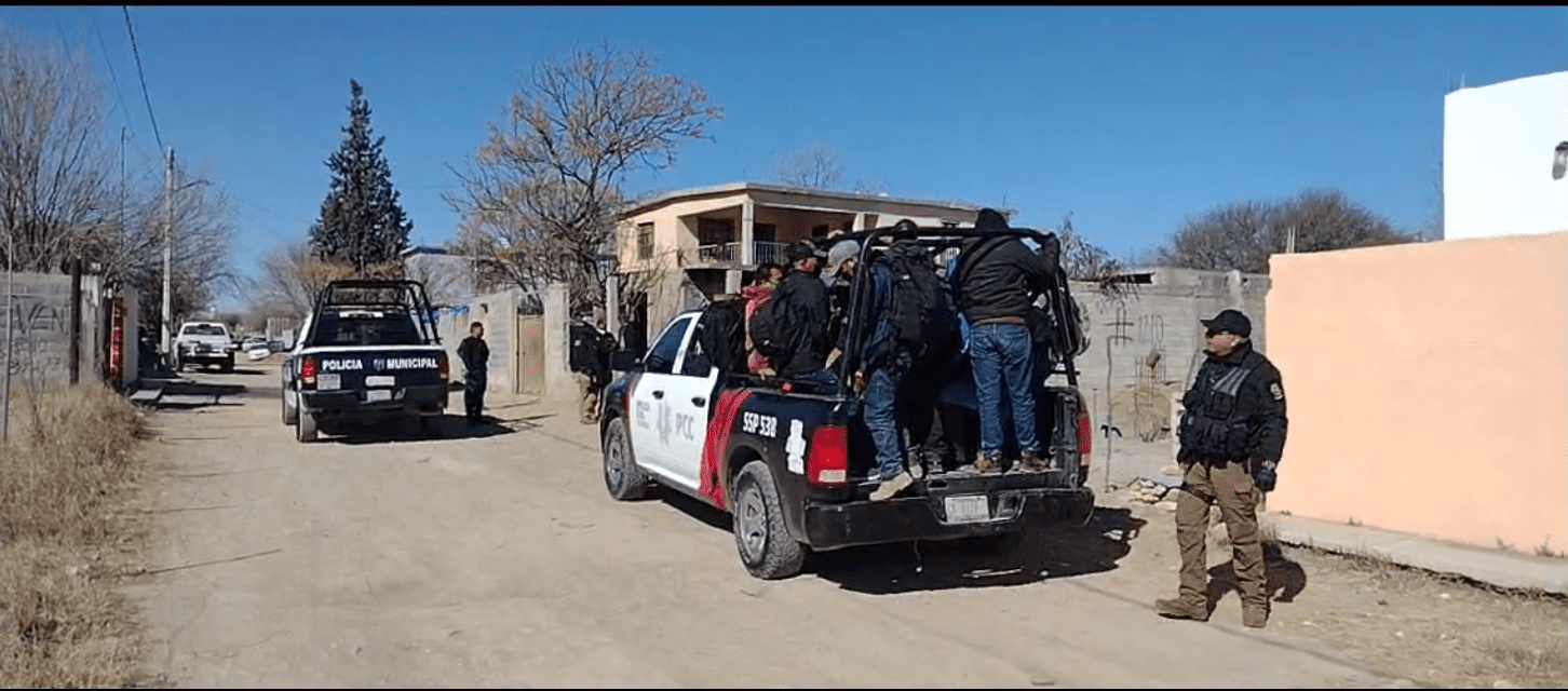 Rescata PCC a 13 migrantes  al interior de una obra negra