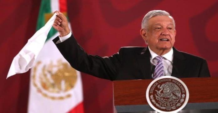Pone INE tapabocas a AMLO, ahora por revocación