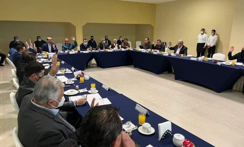 Lo excluyeron del Consejo de Simas.