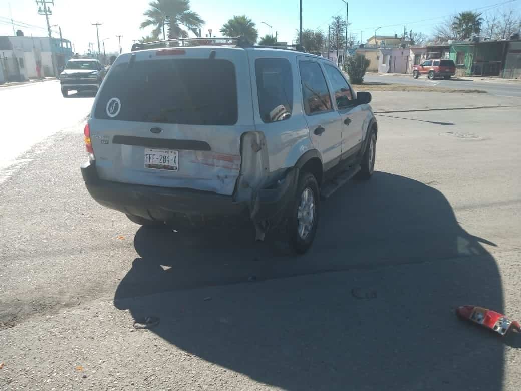 Despistado al volante ocasiona fuerte accidente vial