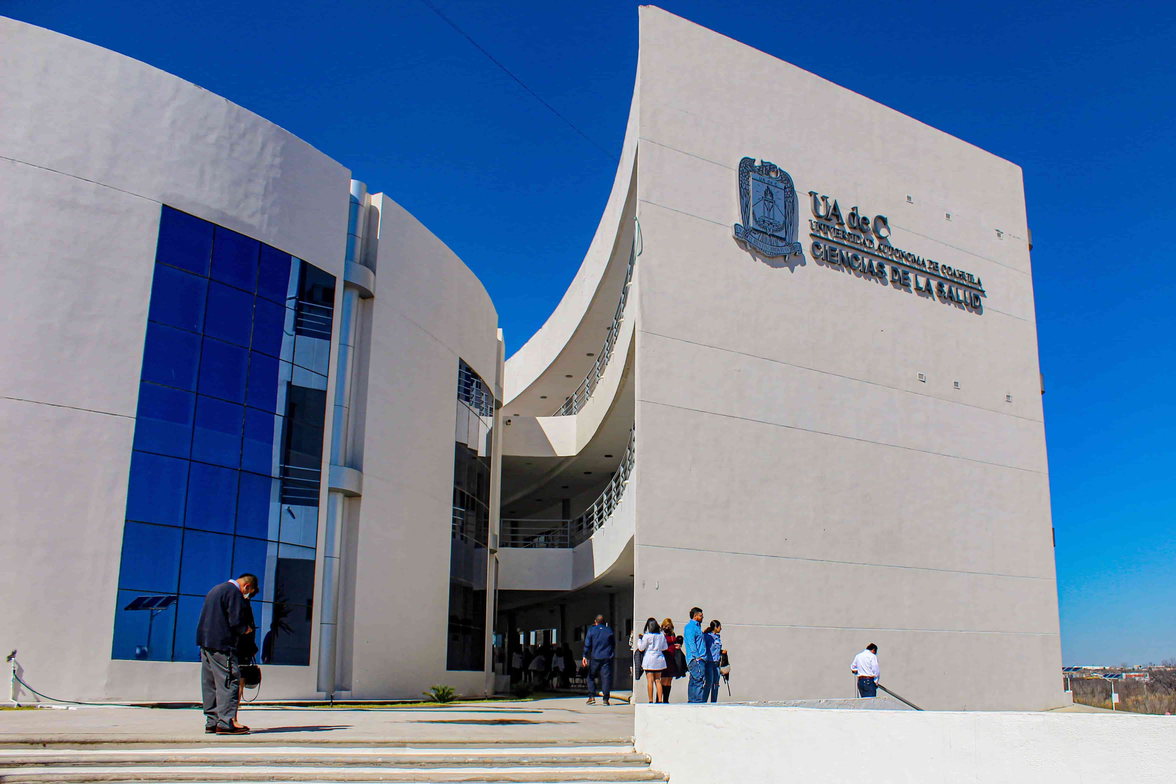 Siguen recortes  en la UA de C