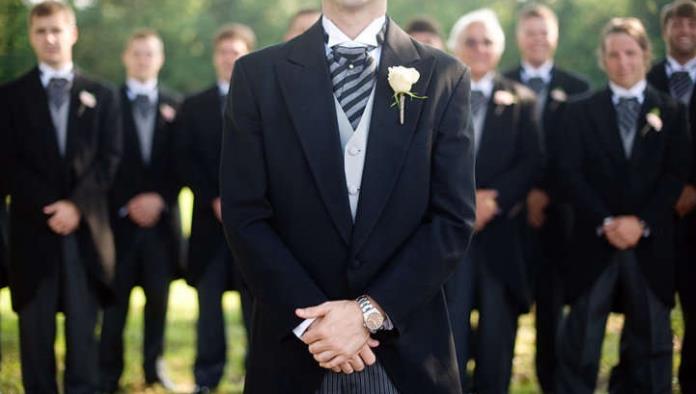 Un novio llegó a su boda vistiendo jeans y camiseta