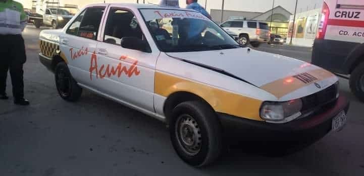 PROVOCA  CHOQUE atrabancado taxista
