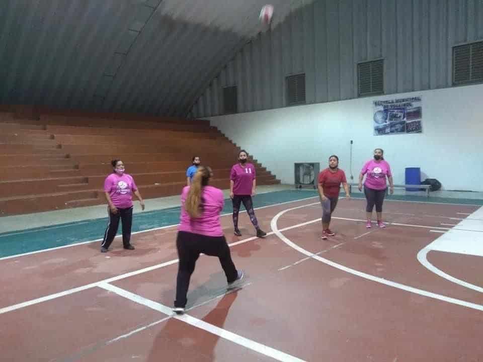 NOCHES DE LIGA  EN EL VOLEIBOL