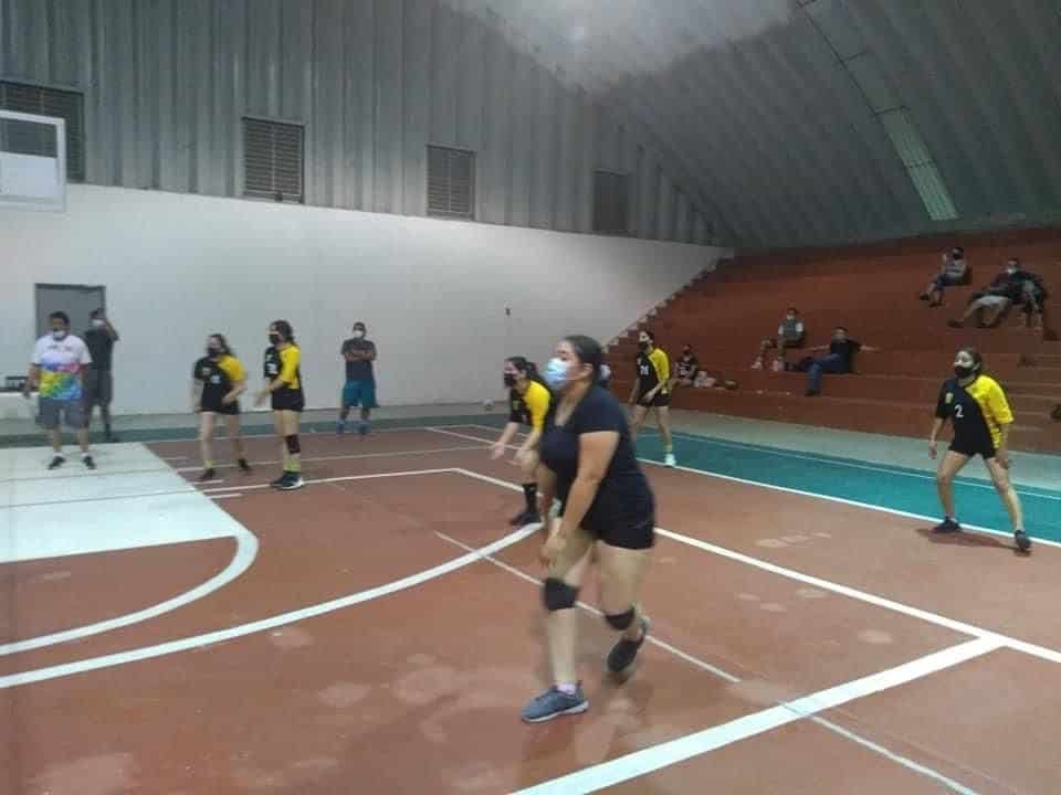 NOCHES DE LIGA  EN EL VOLEIBOL