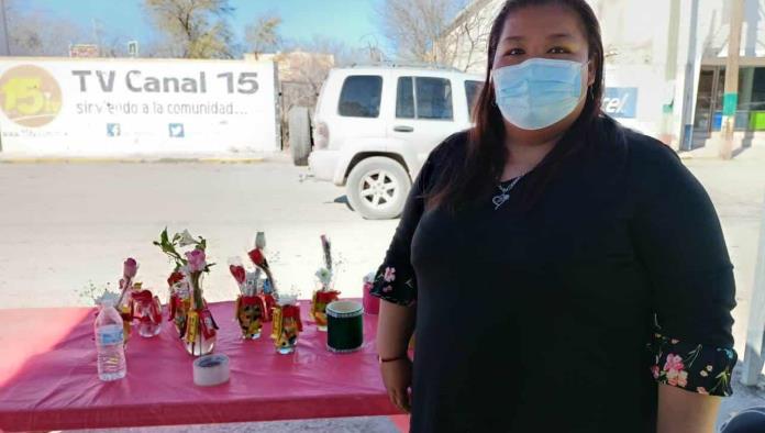 Aprovecha venta de San Valentín  para apoyar a su madre