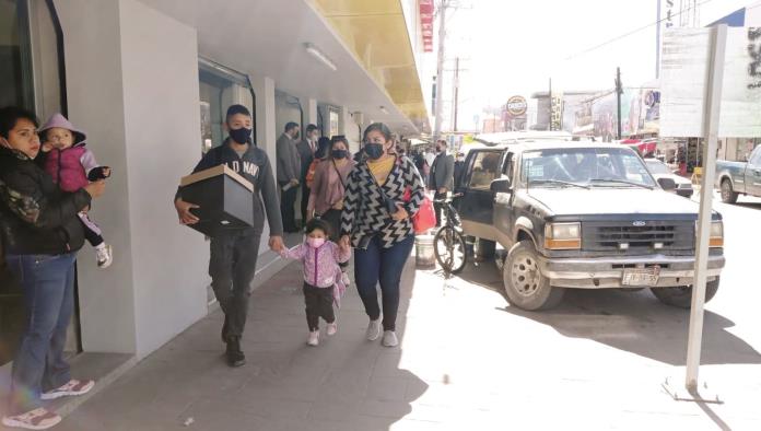 Abarrotan ZC para comprar regalos