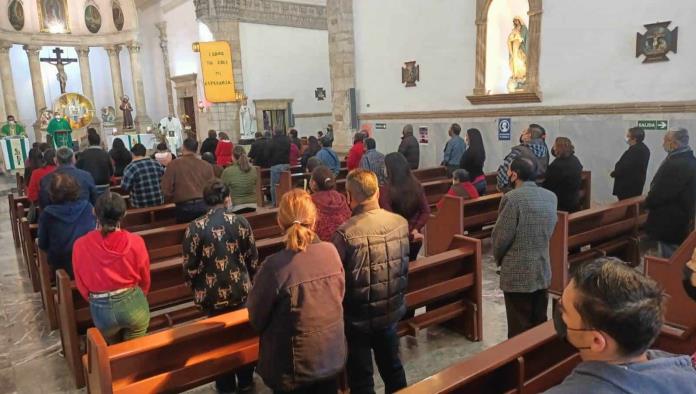 Pide iglesia ser felices a feligreses