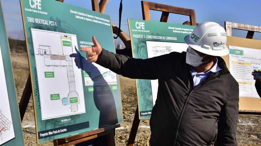 Funcionarios de la CFE detallaron las obras que se realizarán en Pasta de Conchos para intentar rescatar los cuerpos.