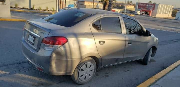 Despistado camionero causa choque al atravesarse