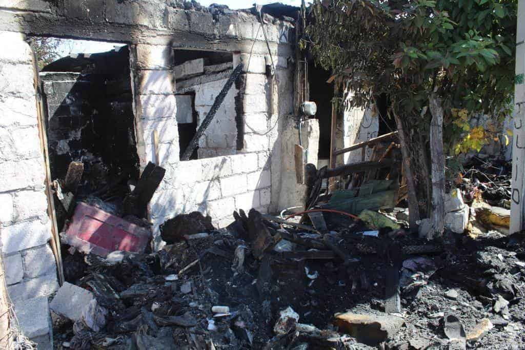 Al adulto mayor se le incendió su hogar.