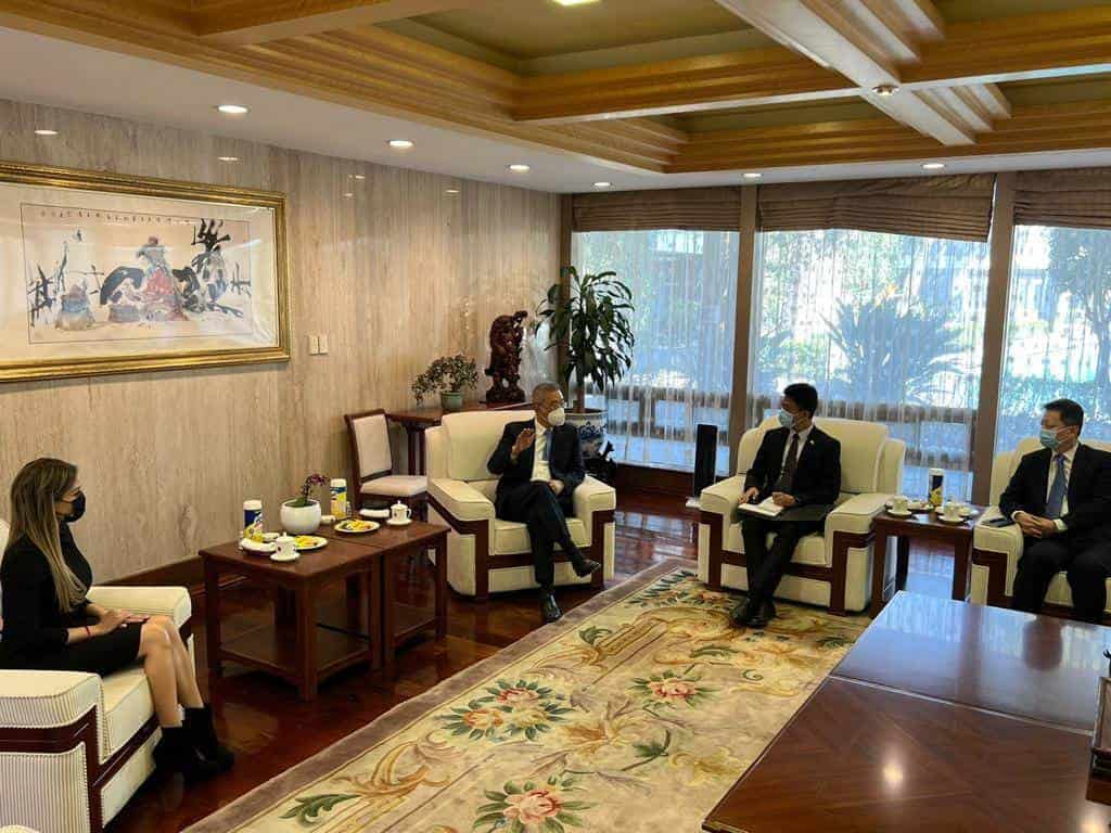 Visita Senadora a embajadores de China y Marruecos
