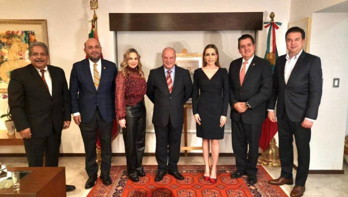 Visita Senadora a embajadores de China y Marruecos