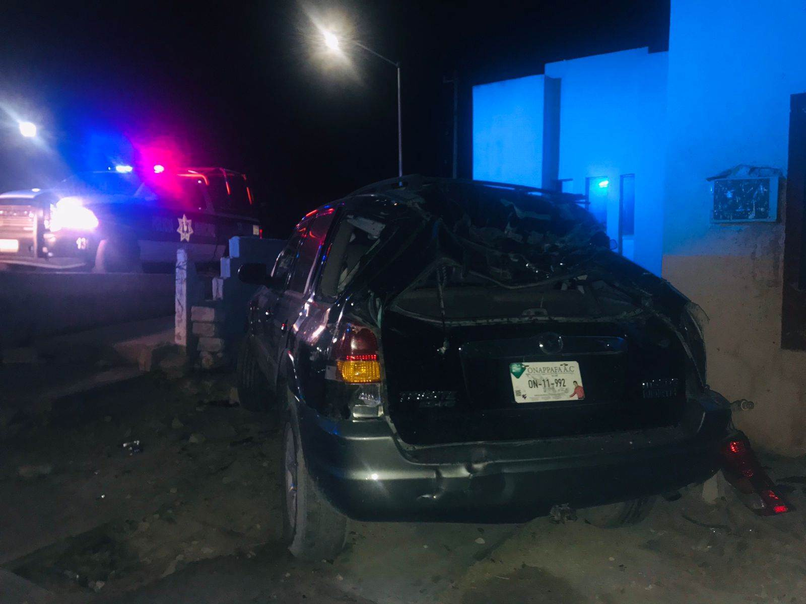 Sale del camino y cae en camioneta al estilo “Rápido y Furioso de Acuña”