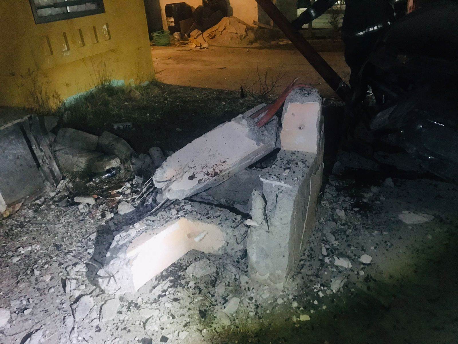 Sale del camino y cae en camioneta al estilo “Rápido y Furioso de Acuña”