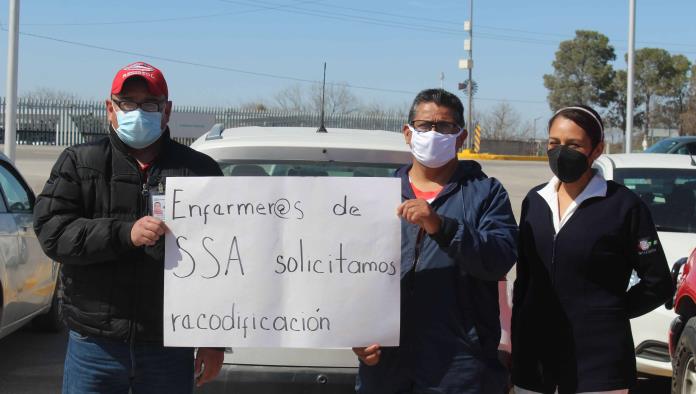 Piden a AMLO agua maestros y aumento