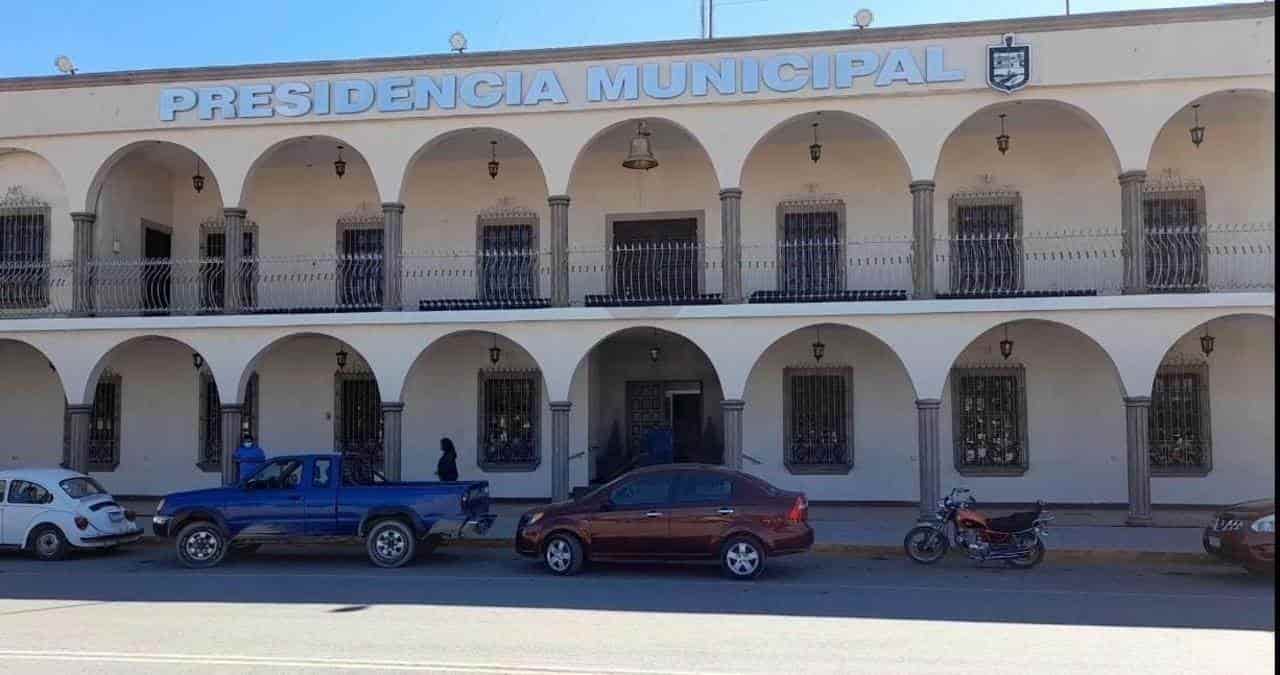 Los trabajadores aseguran que pueden llegar a un acuerdo en el que les paguen o los reasignen a su trabajo en la presidencia municipal.