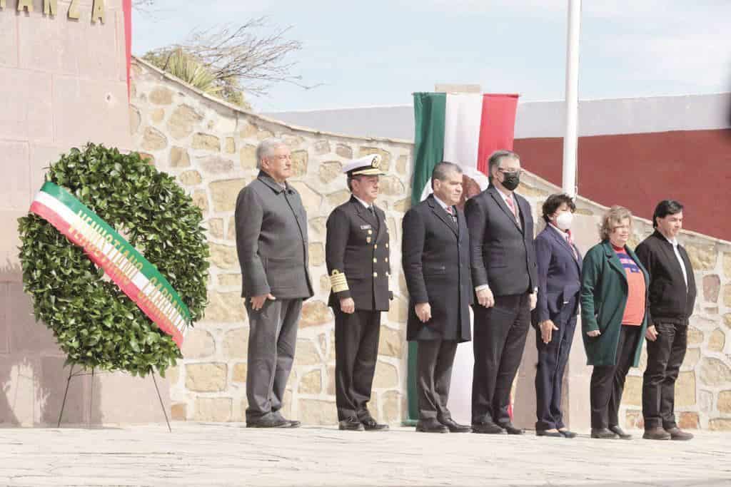 Celebran AMLO y MARS aniversario del ejército