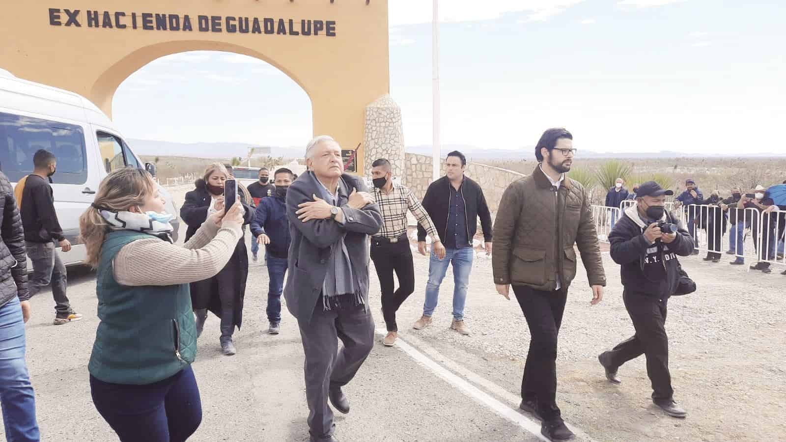 Lo ovacionan y ‘casi’ llora
