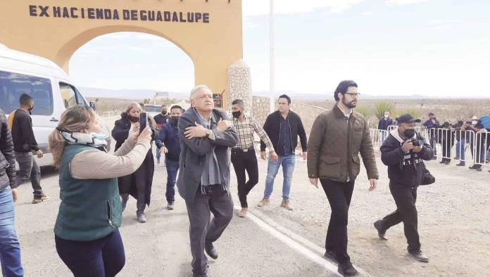 Lo ovacionan y ‘casi’ llora