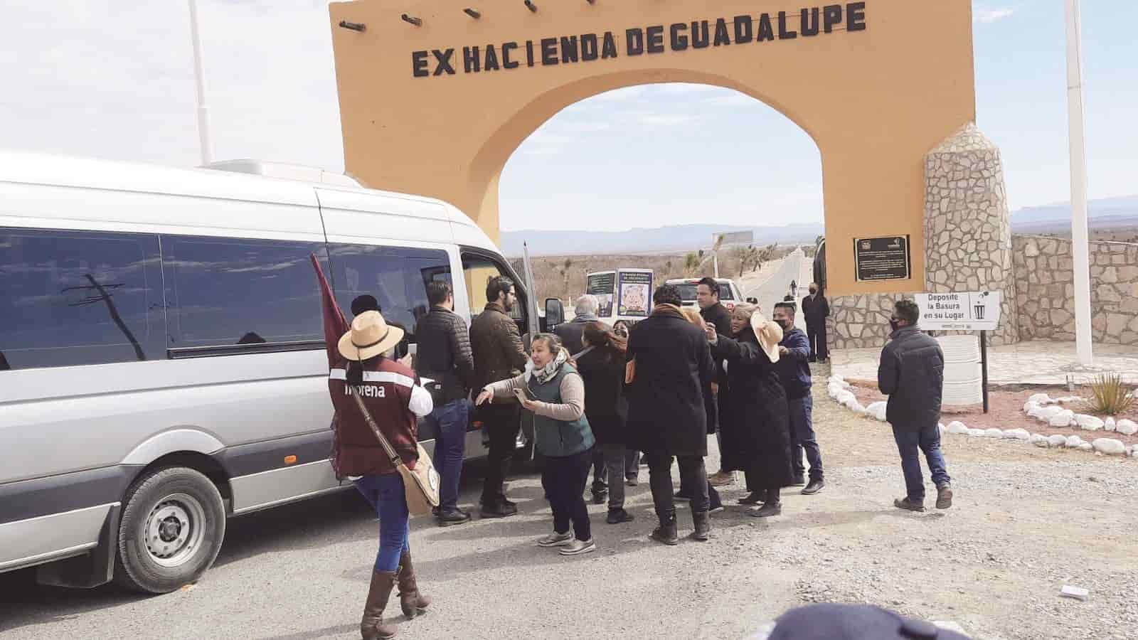 Lo ovacionan y ‘casi’ llora