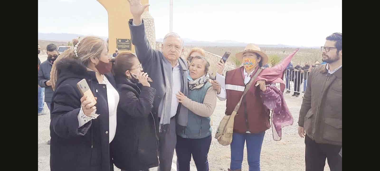 Lo ovacionan y ‘casi’ llora