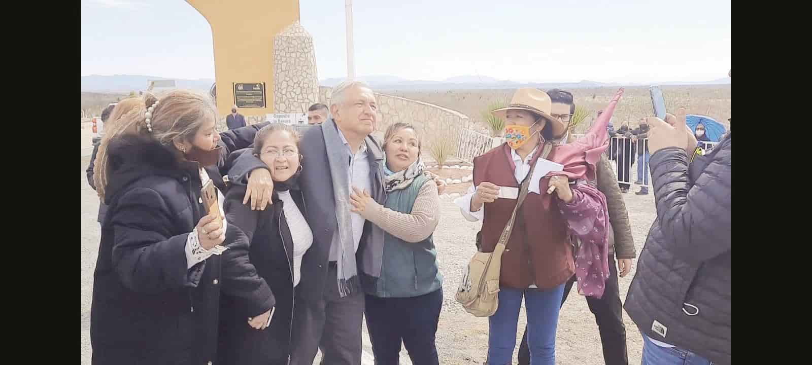 Lo ovacionan y ‘casi’ llora