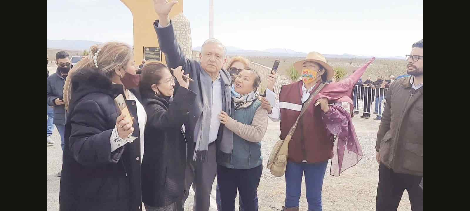 Lo ovacionan y ‘casi’ llora