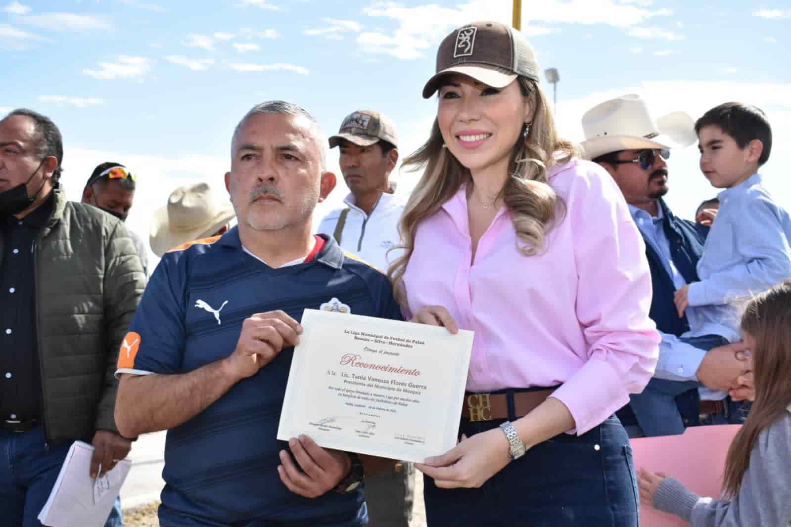 Preside Alcaldesa Tania Flores inauguración de la Liga Municipal de Futbol de Palaú