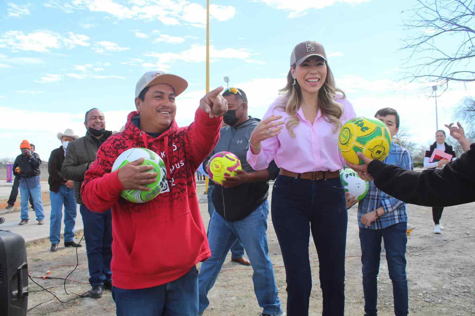 Preside Alcaldesa Tania Flores inauguración de la Liga Municipal de Futbol de Palaú