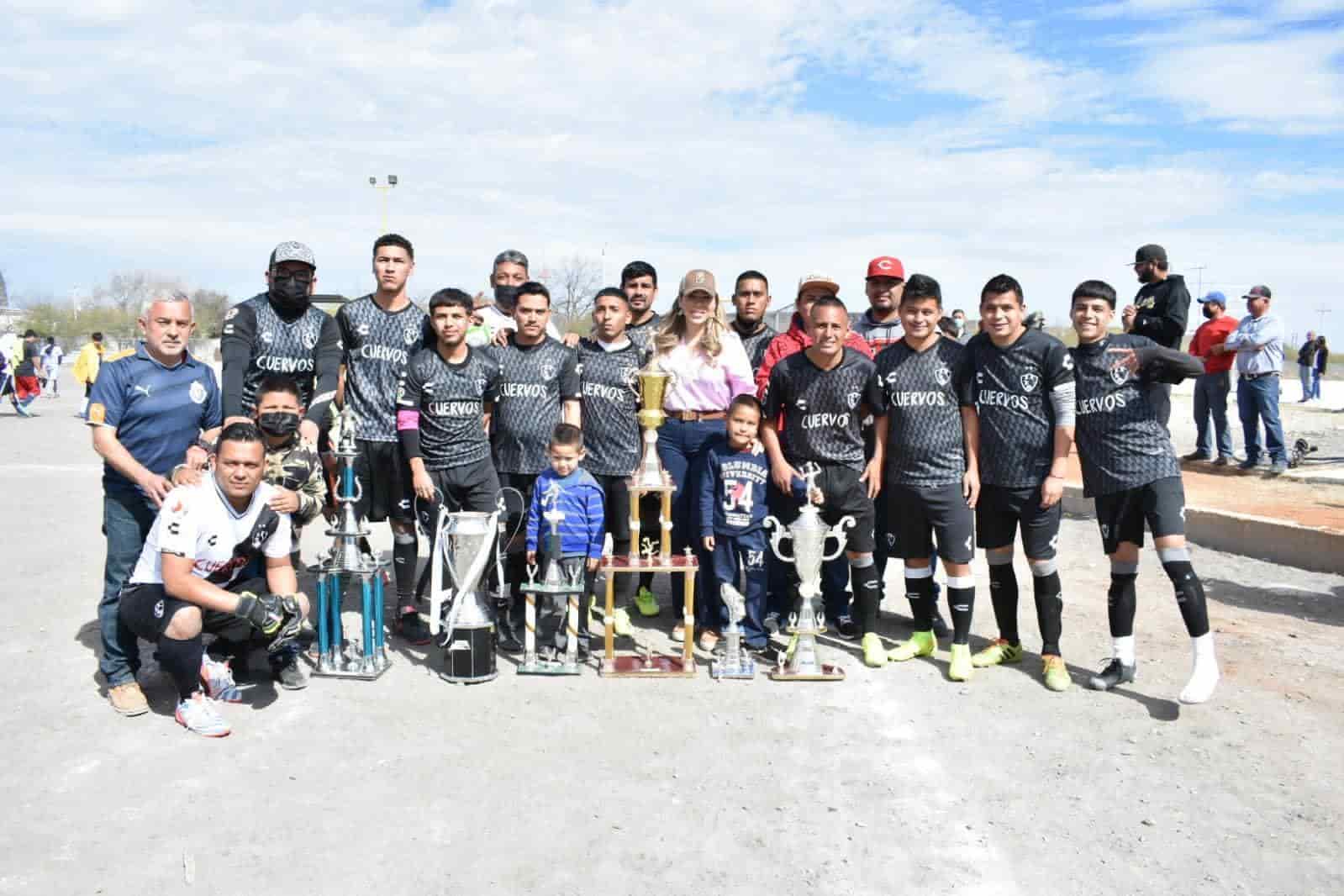 Preside Alcaldesa Tania Flores inauguración de la Liga Municipal de Futbol de Palaú