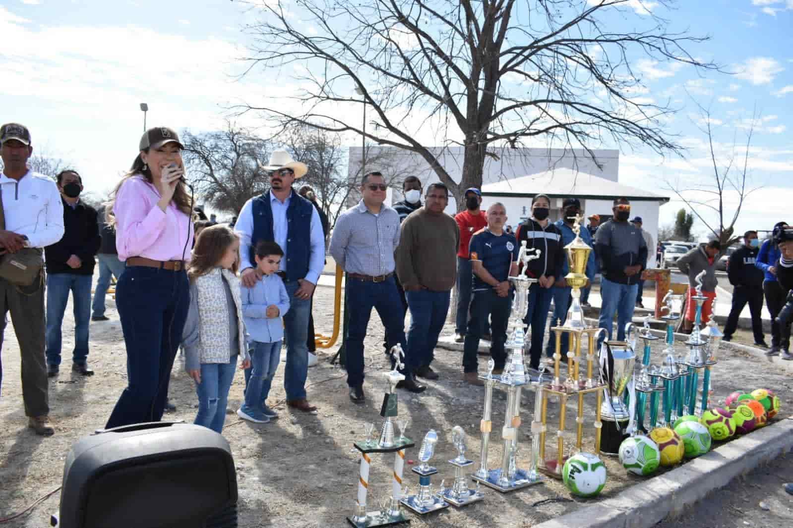 Preside Alcaldesa Tania Flores inauguración de la Liga Municipal de Futbol de Palaú