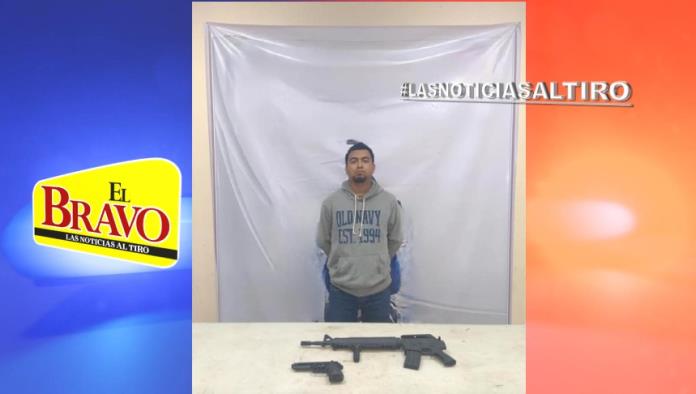 ASEGURAN A PERSONA CON ARMAS EN VILLAS DEL CARMEN 
