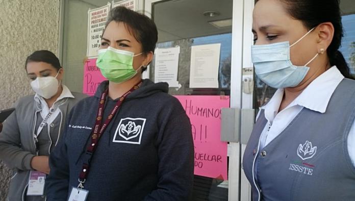 Protestan empleados del ISSSTE
