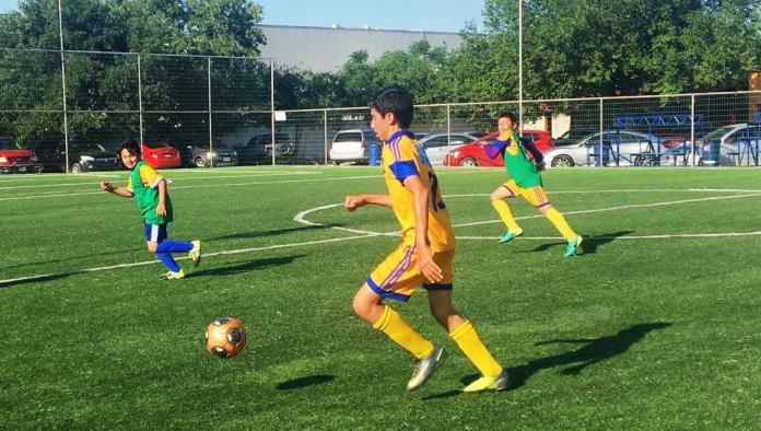 Tigres se enfrentaron en  el futbol infantil en la j2