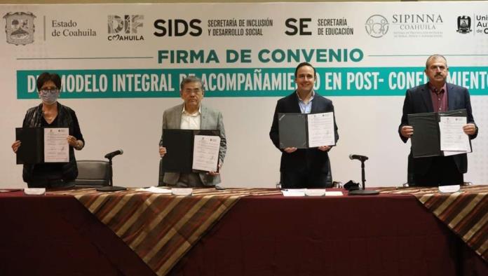 Firman convenio para atender a la niñez