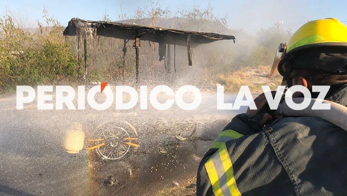 Se quema triciclo de elotero