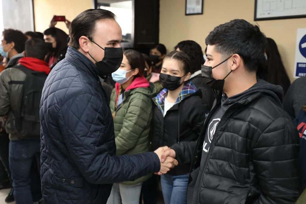 Garantiza Manolo  “En Coahuila, cuidamos a la juventud”