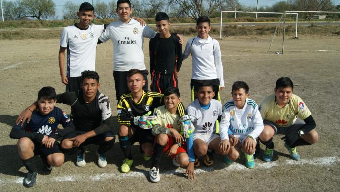 DEPORTIVO CRACK SE  ROBA LAS MIRADAS