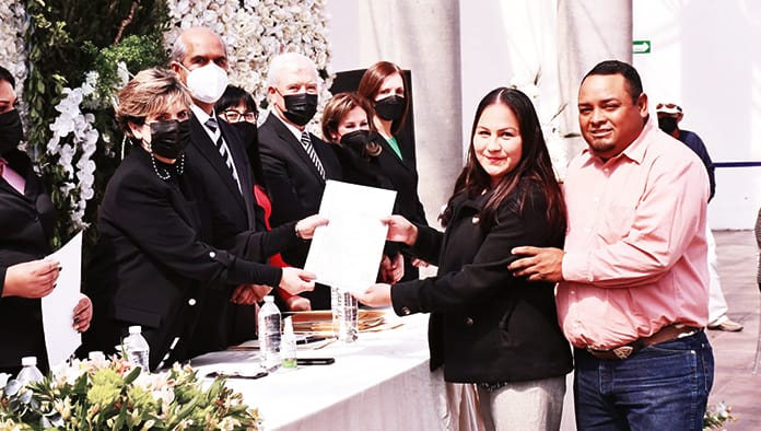 Cumple DIF el sueño de 66 parejas